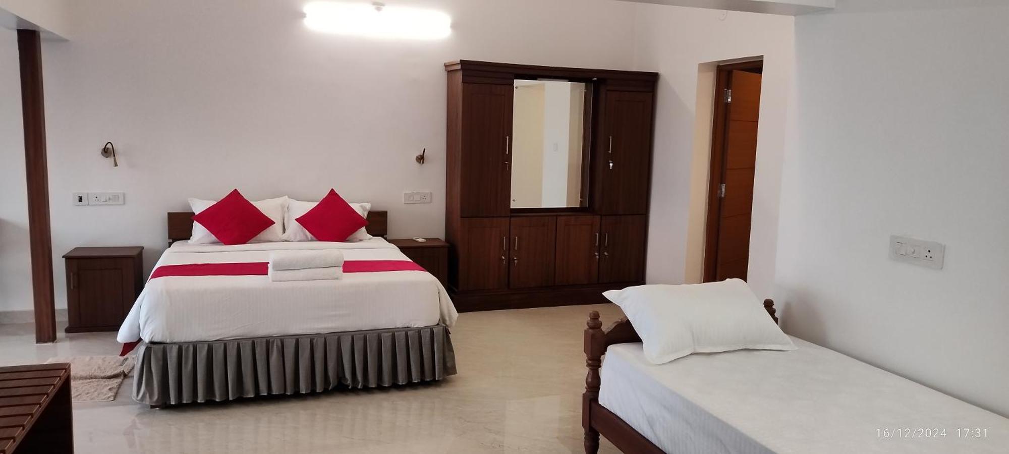 Alleppey Holiday Beach Resort Alappuzha Exterior foto