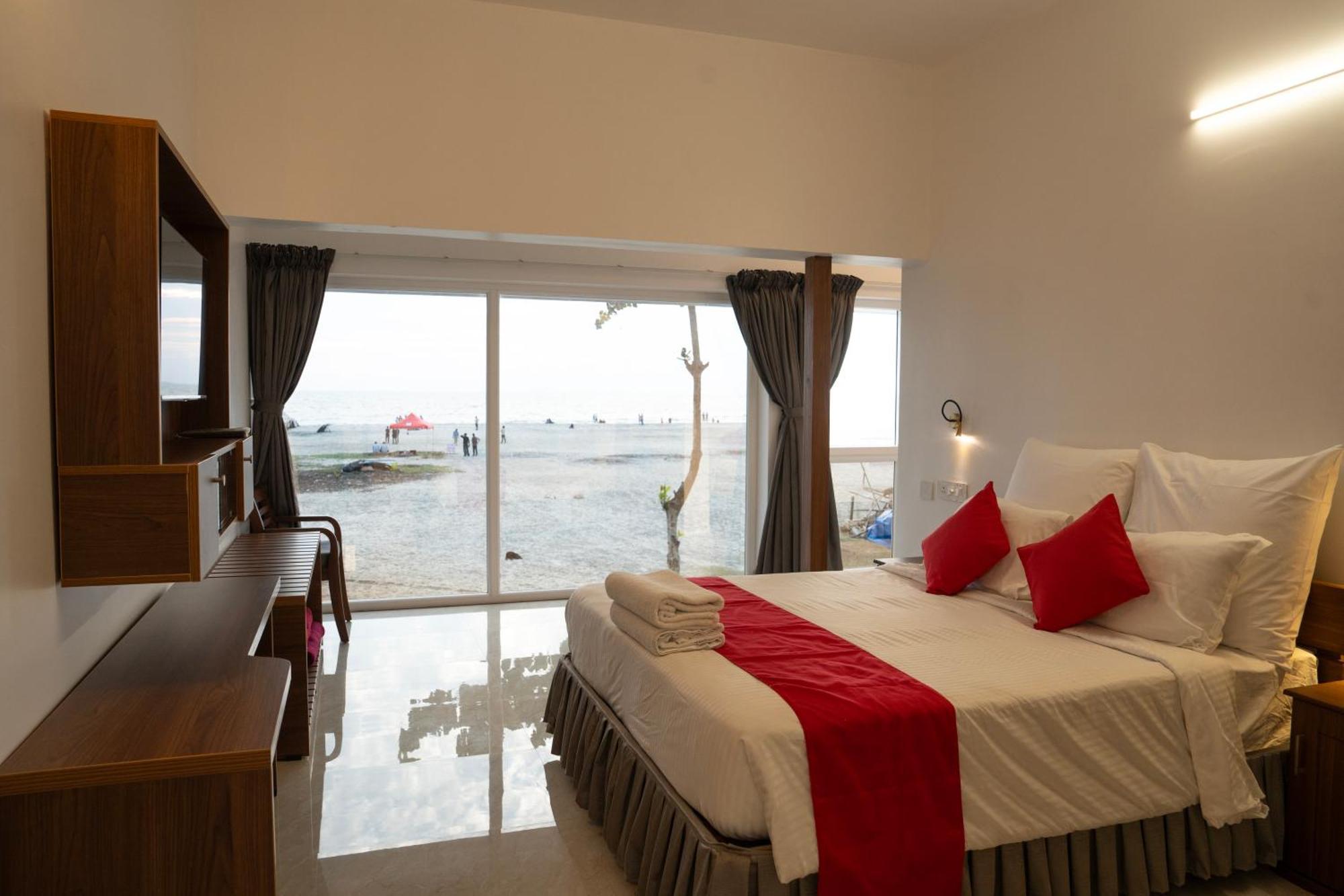 Alleppey Holiday Beach Resort Alappuzha Exterior foto
